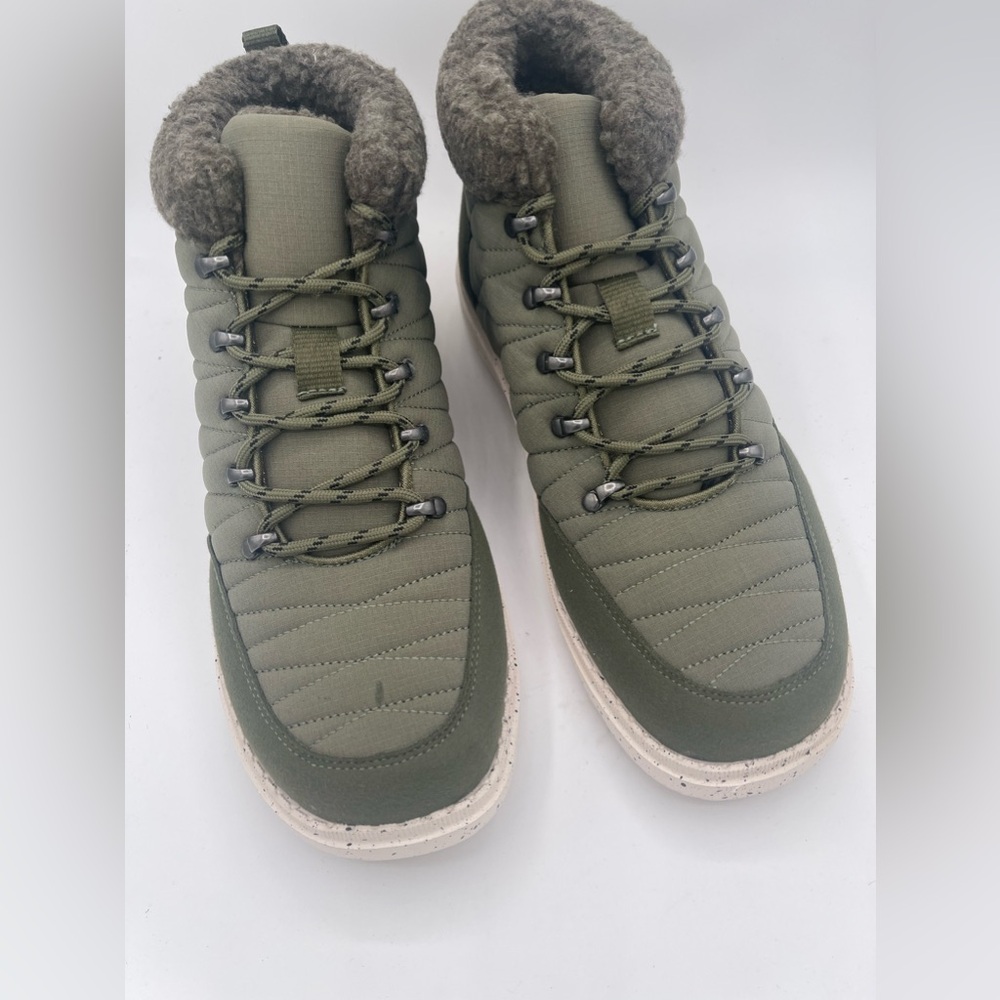 Like New Bruno Marc Men’s Size 9 Shoe with Box